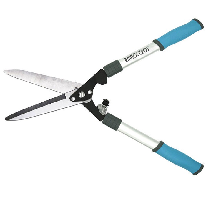 Penggunaan alatan taman - gunting dahan tinggi dan gergaji dahan tinggi