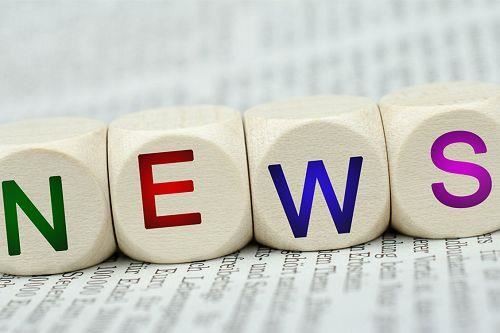 Cangkul Segitiga Adalah Pembantu Yang Baik Untuk Menggali Tumbuhan Kecil Luaran